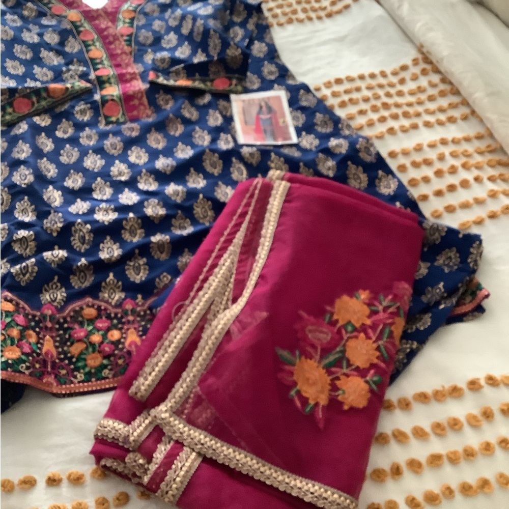 Navy & Fuchsia Embroidered Wedding Salwar Kameez Set - Picture 12 of 14